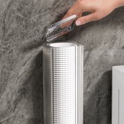 轻奢无痕壁挂防尘带盖自动伸缩取杯器--透明银